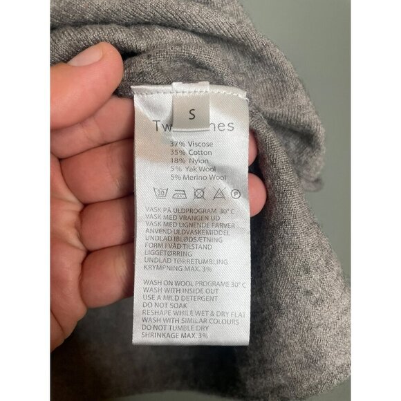 Two Danes Small Yak Merino Wool Blend Women's LS Sweater - Picture 4 of 8